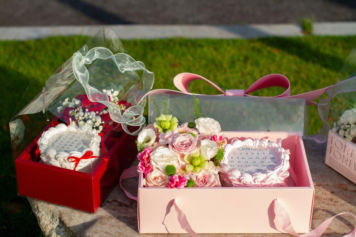 Seasonal Highlight arrangement with premium props