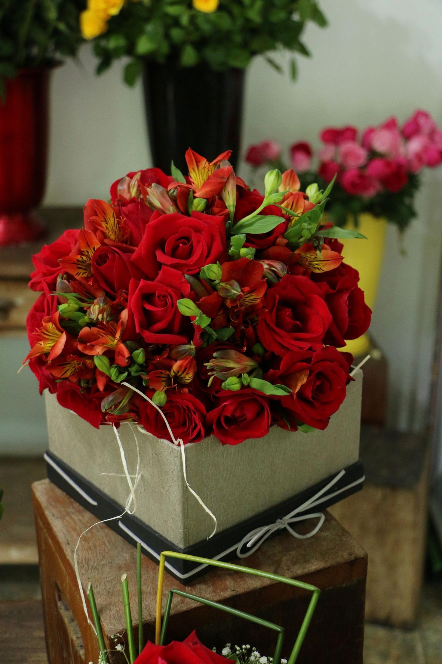 Charming mixed floral gift box